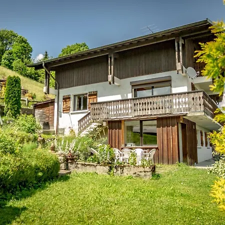 Six-deniers Apartman