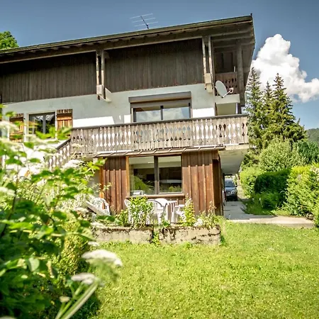 Six-deniers Apartman *
