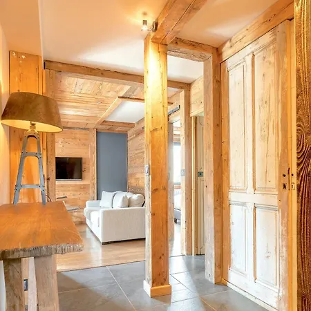 Six-deniers Apartman *