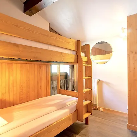 Six-deniers Apartman *